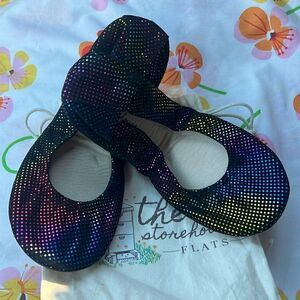 *BRAND NEW* Disco Rainbow Dots Storehouse Flats -7 NWT